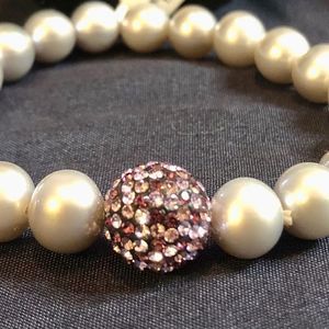 NWT cultured Pearl 8 mm, elastic, light gray w/ purple/pink crystals